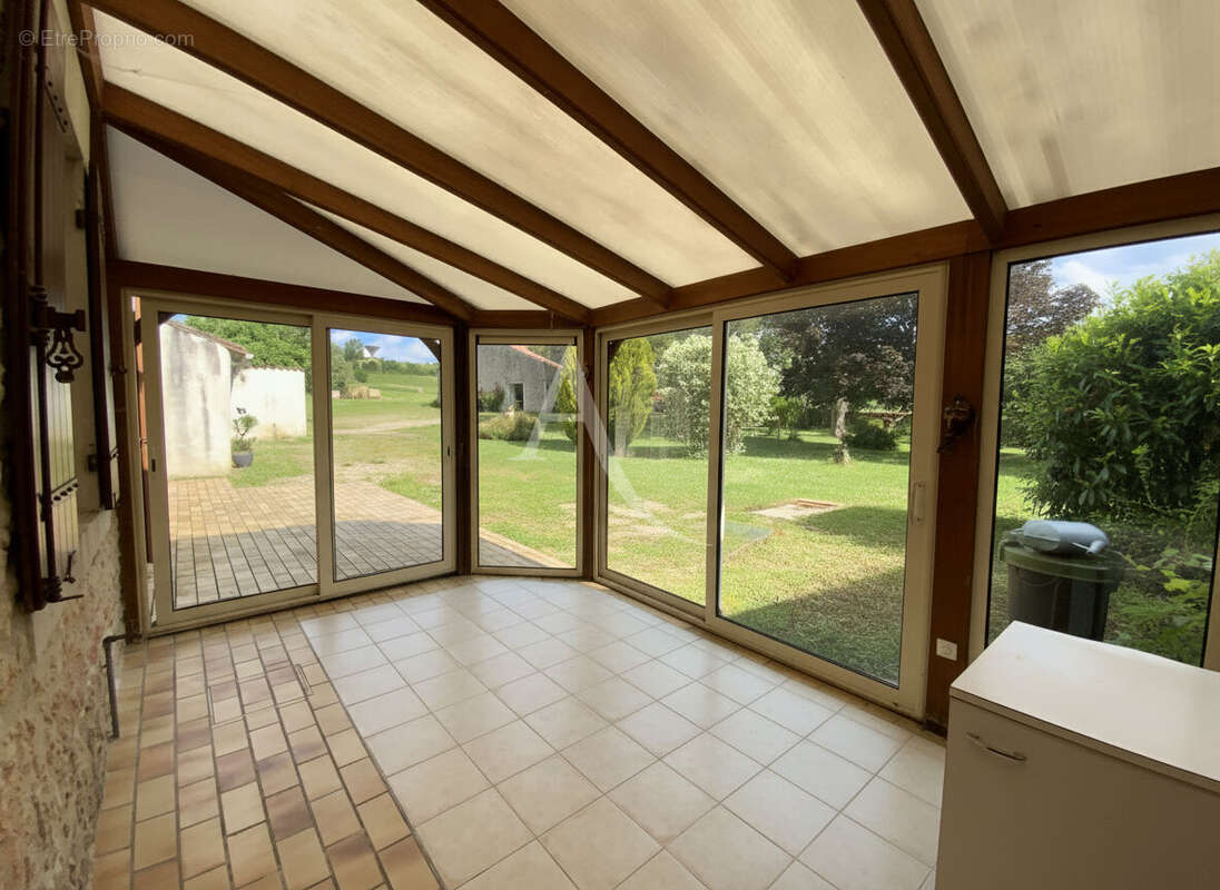 Maison à MIRAMBEAU