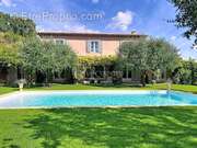 Maison à CHATEAUNEUF-GRASSE