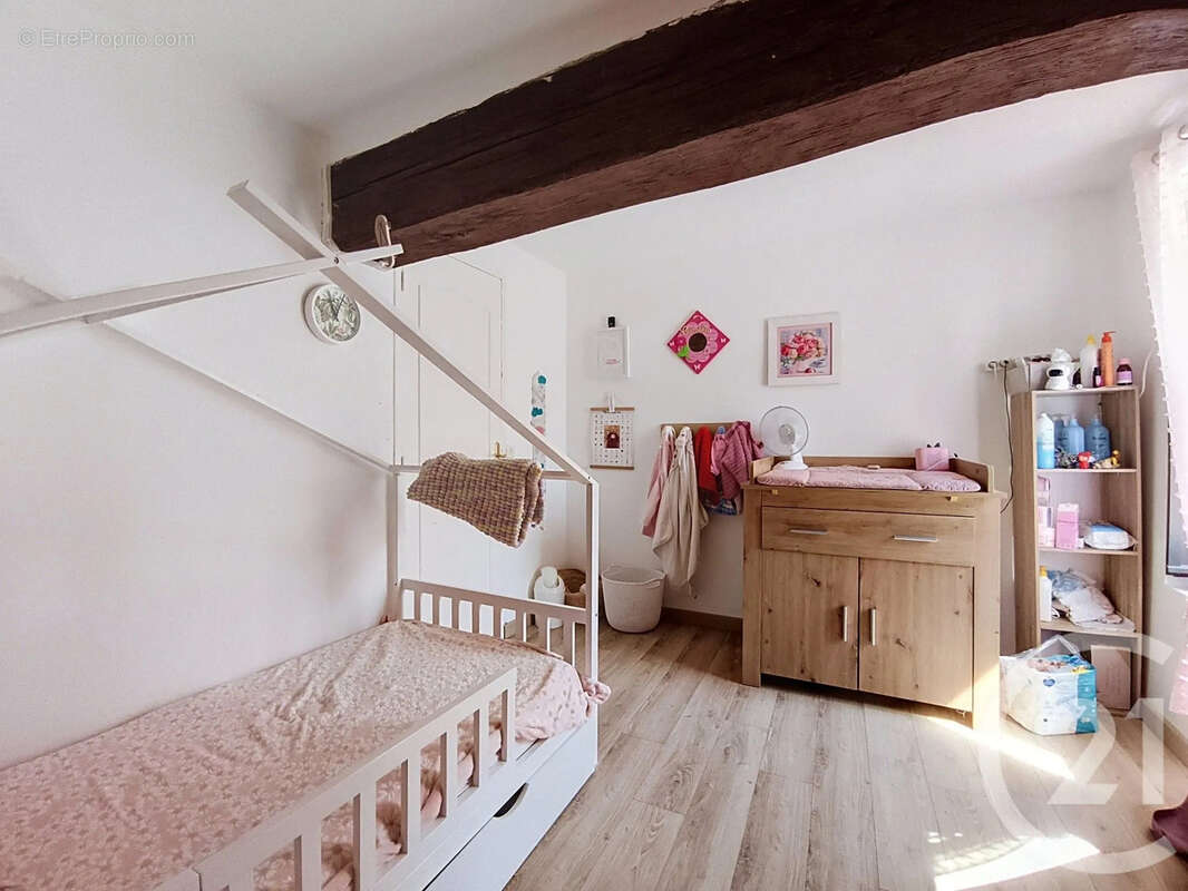 Maison 132 m² à La Croix-En-Brie  - photo 8