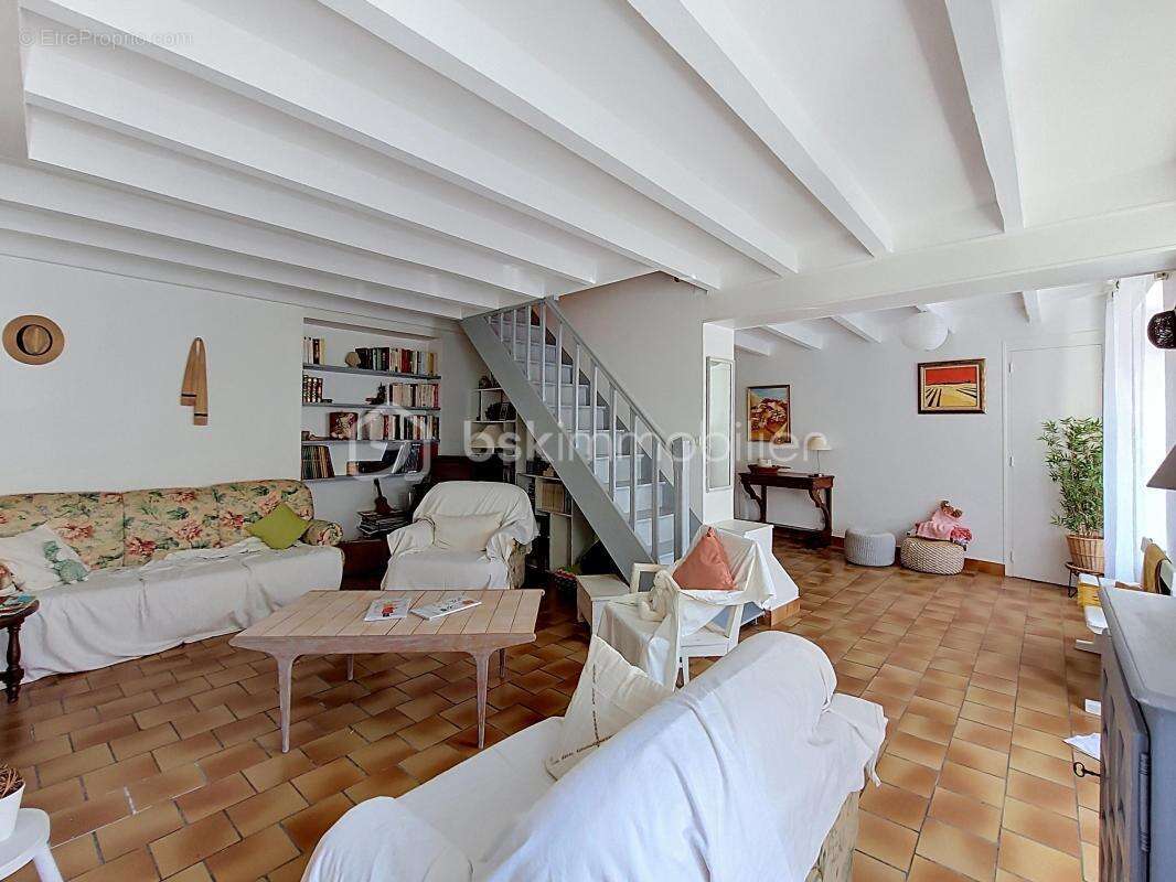 Maison à SAINT-VAAST-LA-HOUGUE