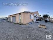 Photo 1 - Commerce à VILLENEUVE-LES-BEZIERS