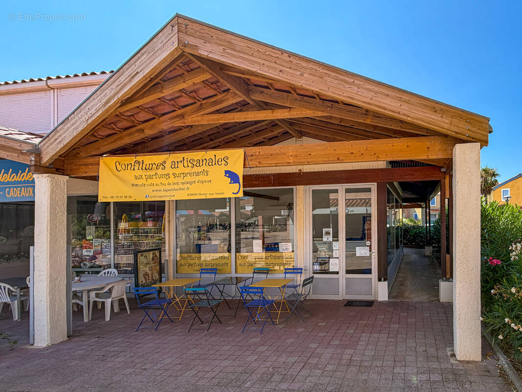 Commerce à LA LONDE-LES-MAURES
