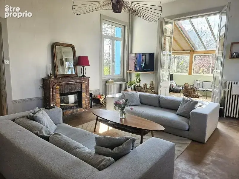 Maison 325 m² à Montrond-Les-Bains  - photo 3