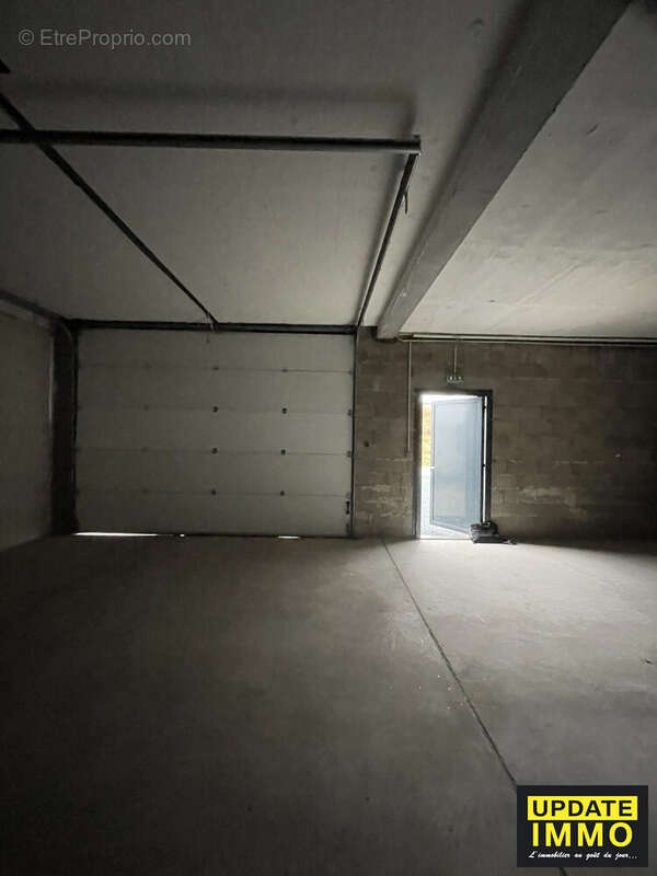 Commerce à CONTREXEVILLE