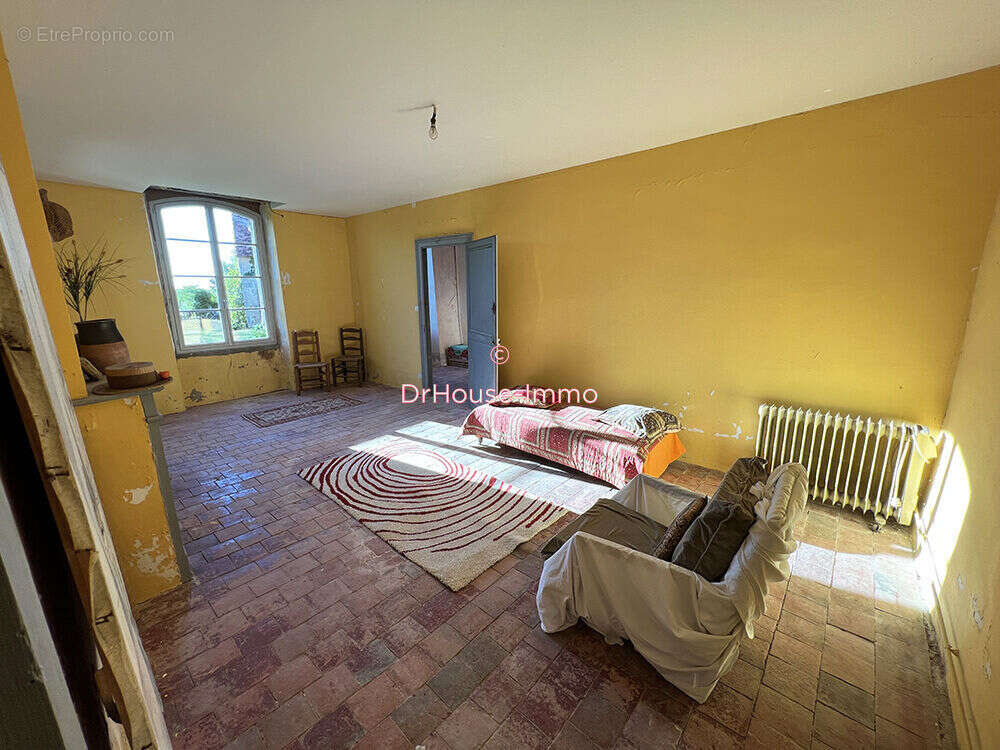 Maison à NEUVY-SAINT-SEPULCHRE