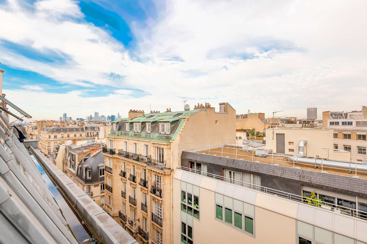 Appartement à PARIS-16E