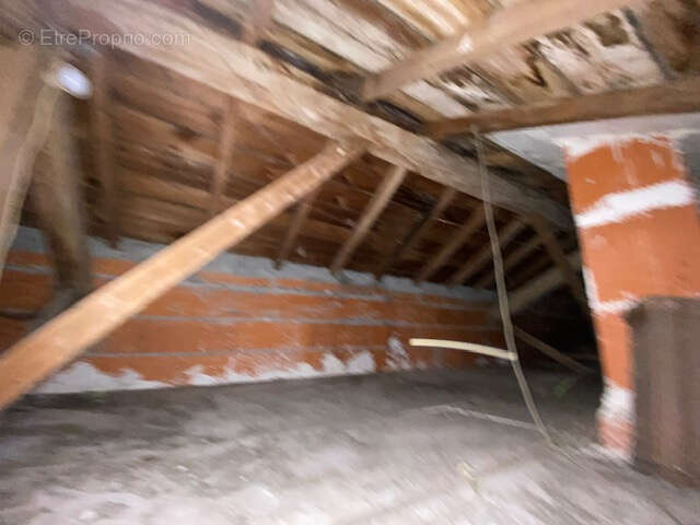 Maison à restaurer avec grange sur terrain de 577 M2 - photo 14