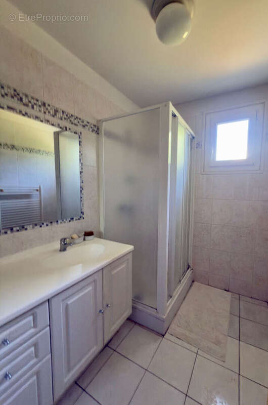 Maison à SAVIGNY-LE-TEMPLE