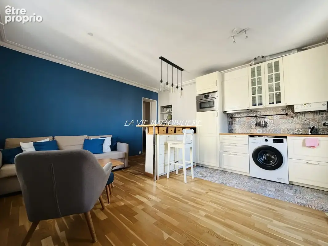 Appartement à CHARENTON-LE-PONT