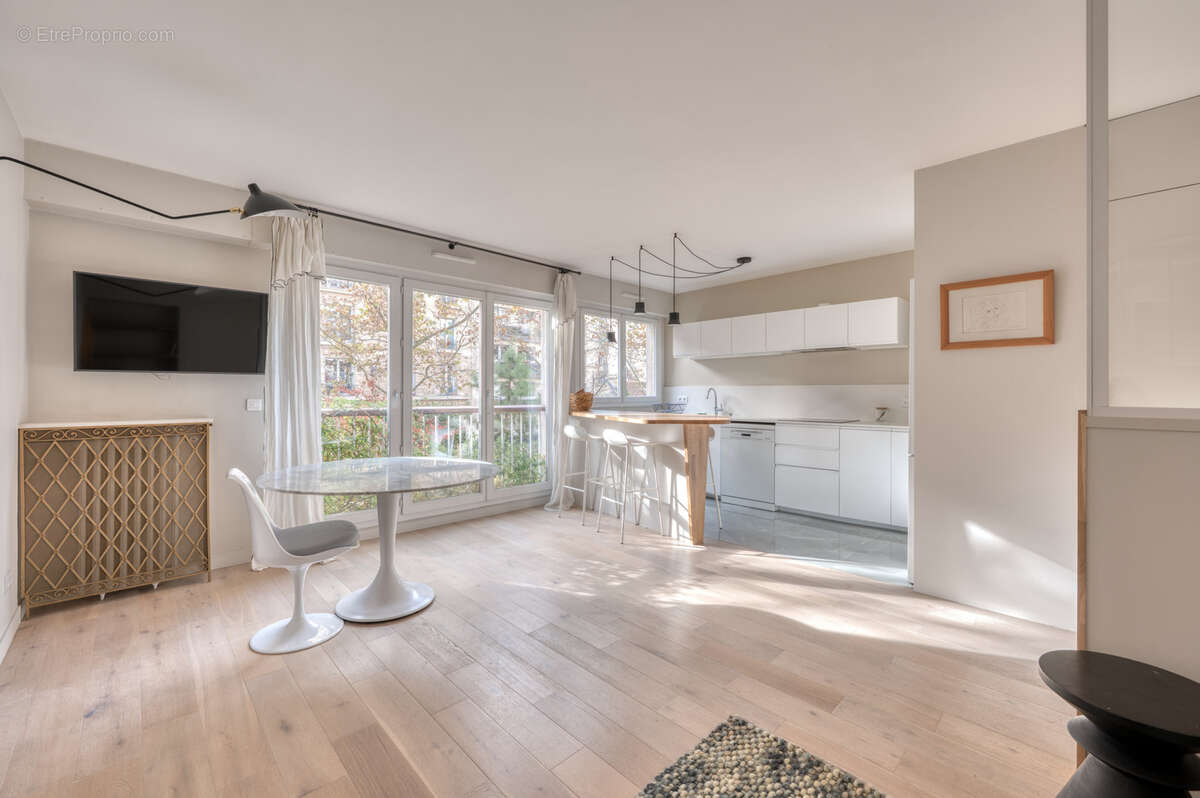 Appartement à PARIS-18E