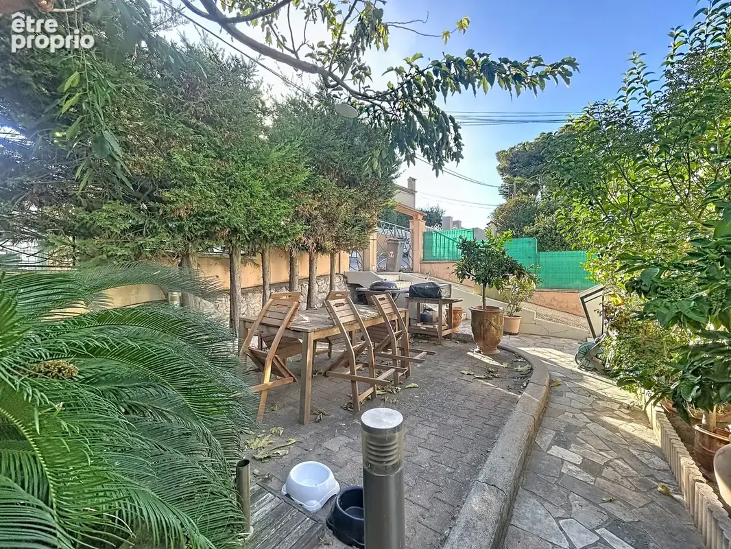 Carry-le-rouet   maison avec vue dégagée + 2 appartements - potentiel locatif - photo 2