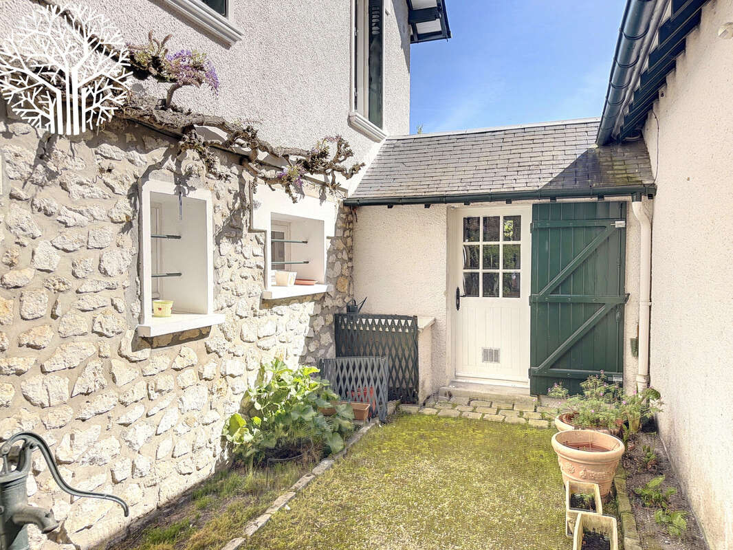 Maison à NOISY-SUR-ECOLE