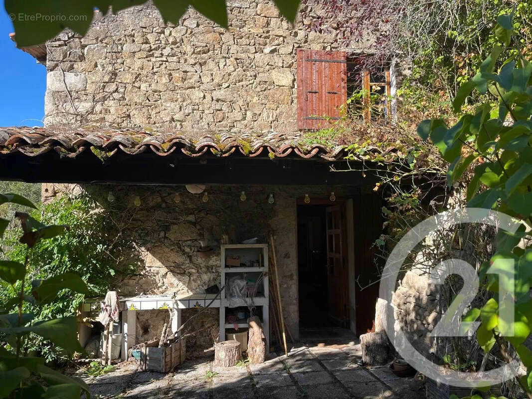 Maison à SATILLIEU