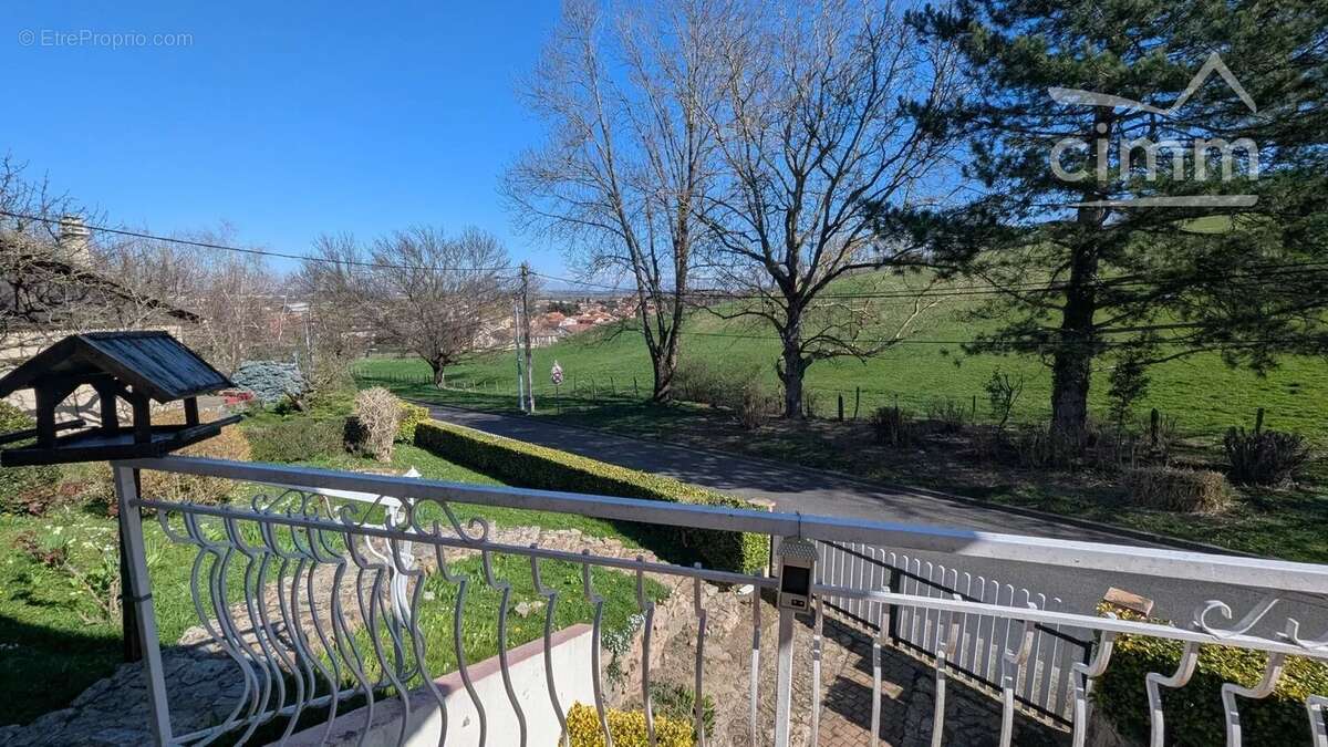 Maison à SAINT-PIERRE-DE-CHANDIEU