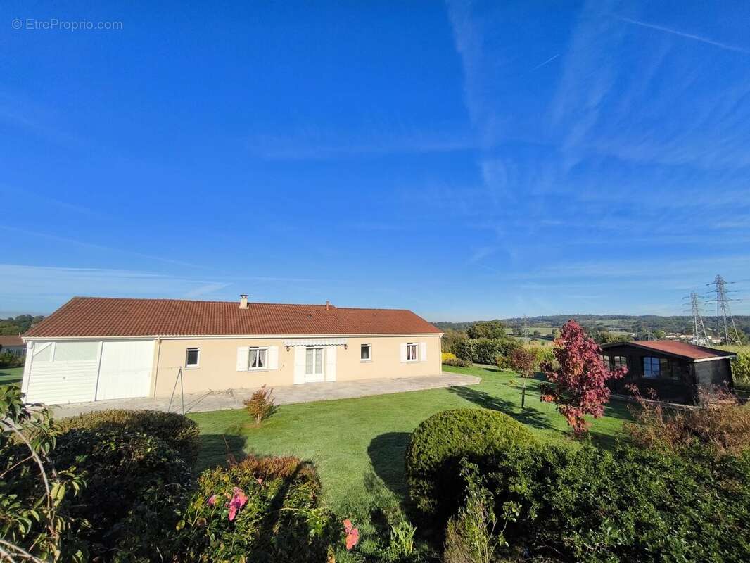 Maison à CHAILLAC-SUR-VIENNE