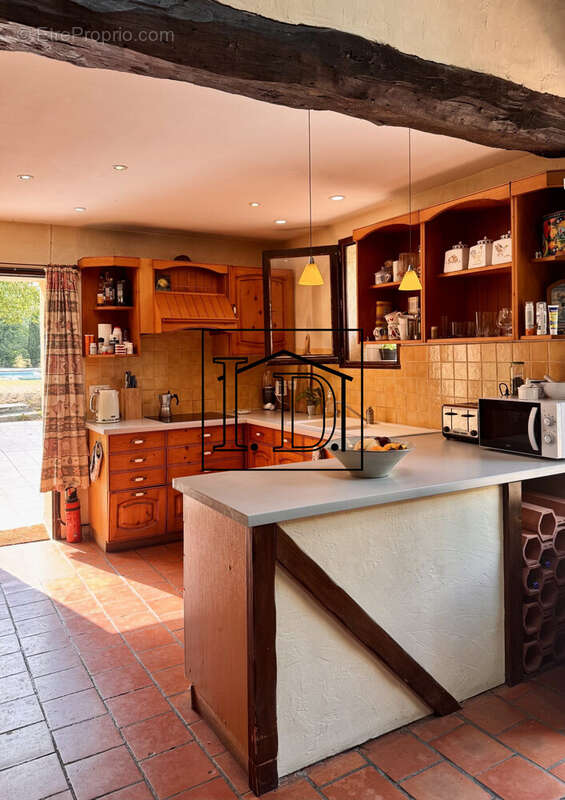 MAISON Cuisine - Maison à BOURGOUGNAGUE