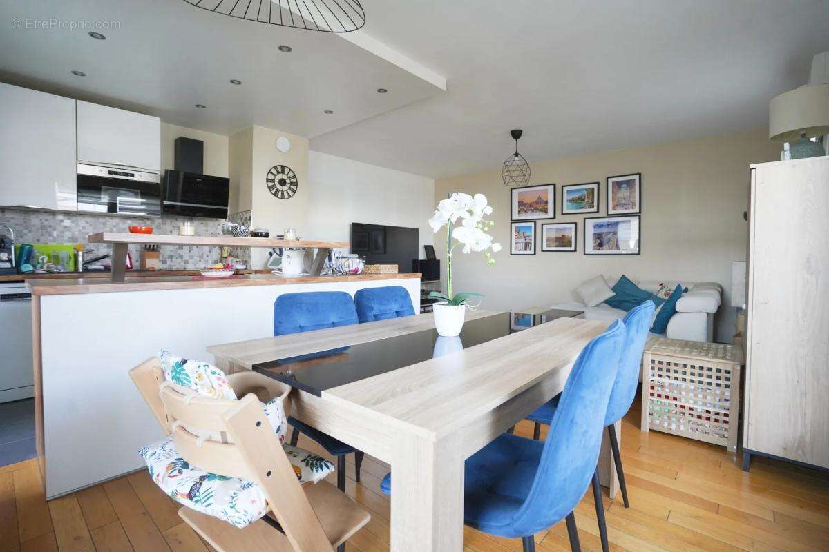 Appartement à FRESNES