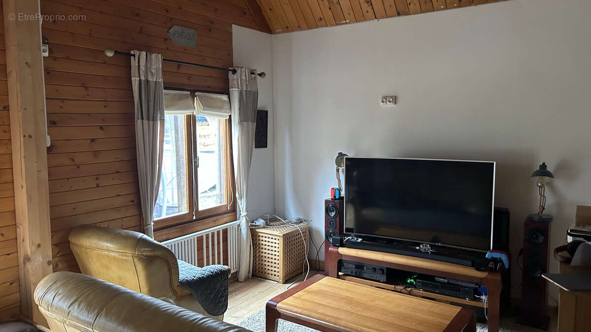 Maison à OYRE