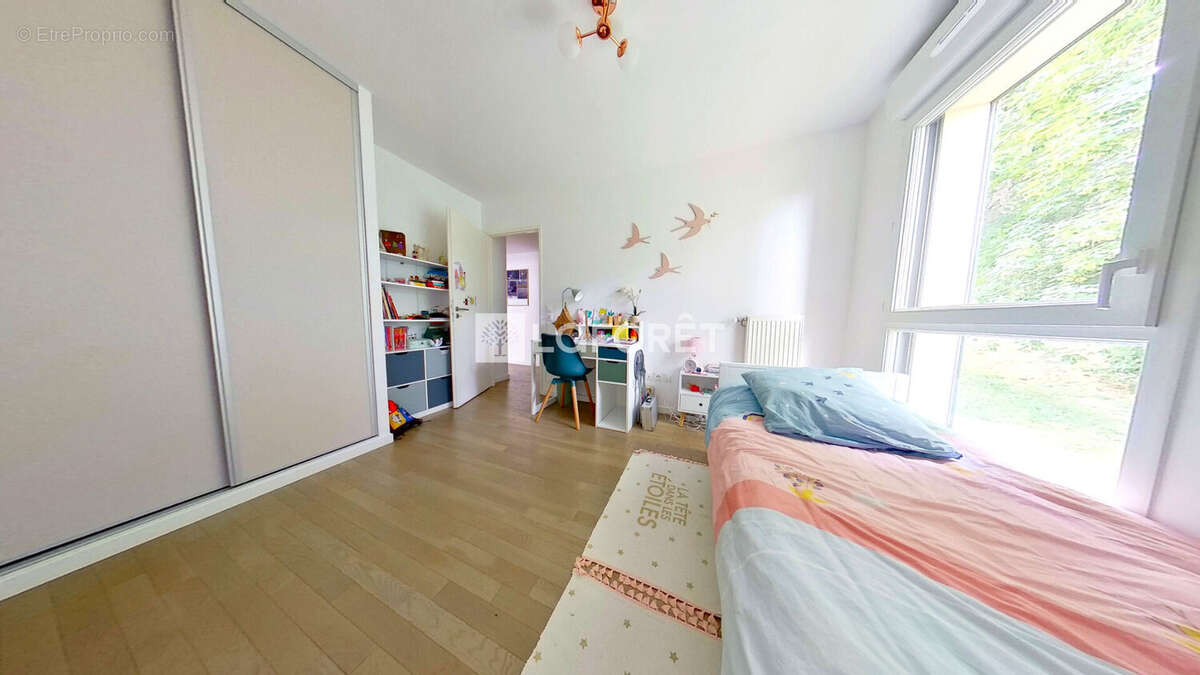 Appartement à VILLE-D'AVRAY