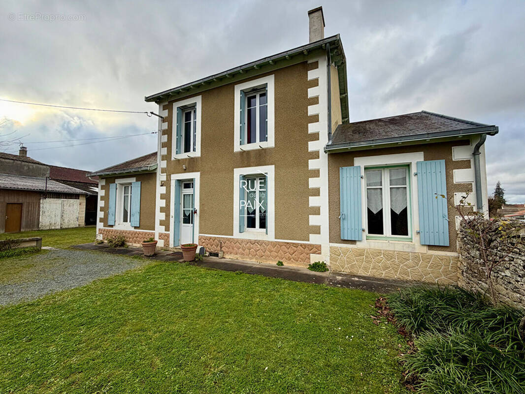 Maison à LA CRECHE