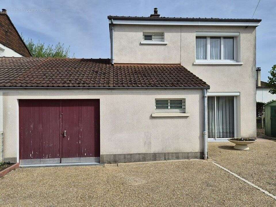 Maison à VILLEMANDEUR