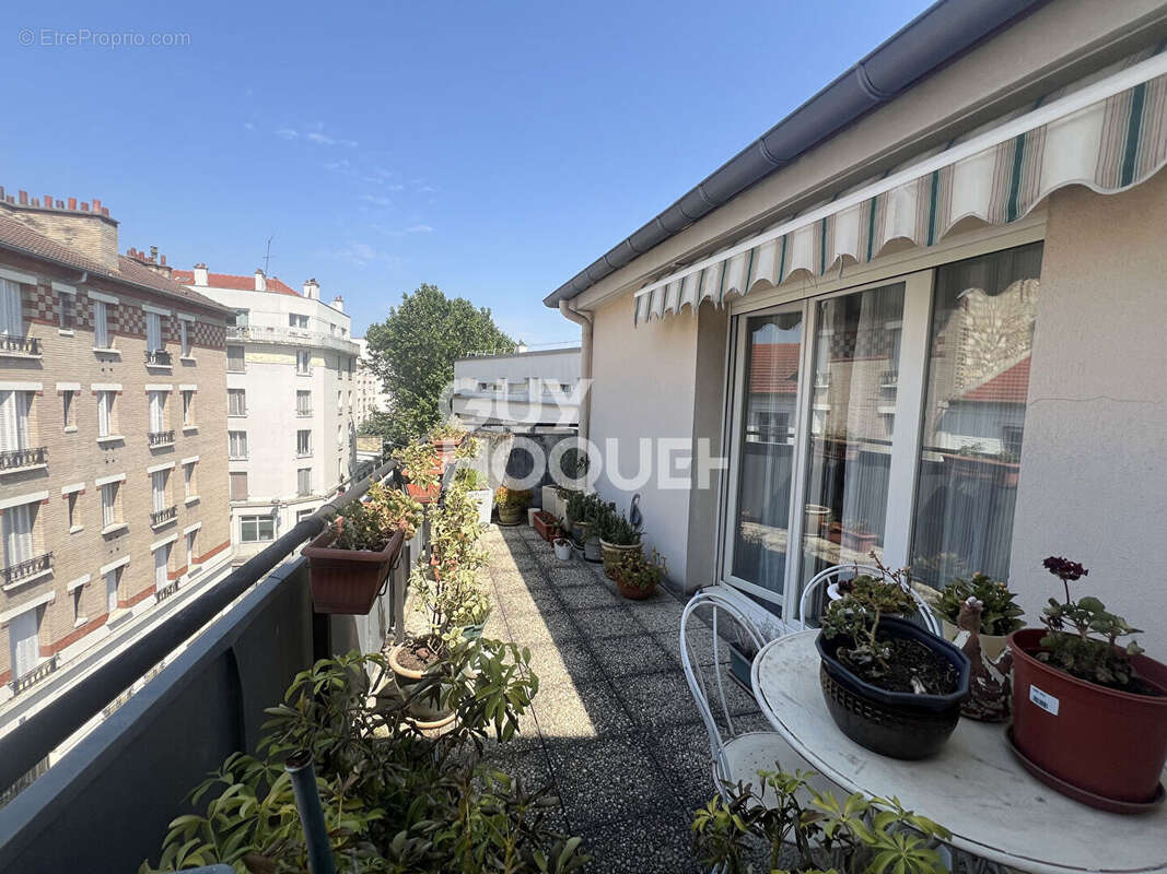 Appartement à COURBEVOIE