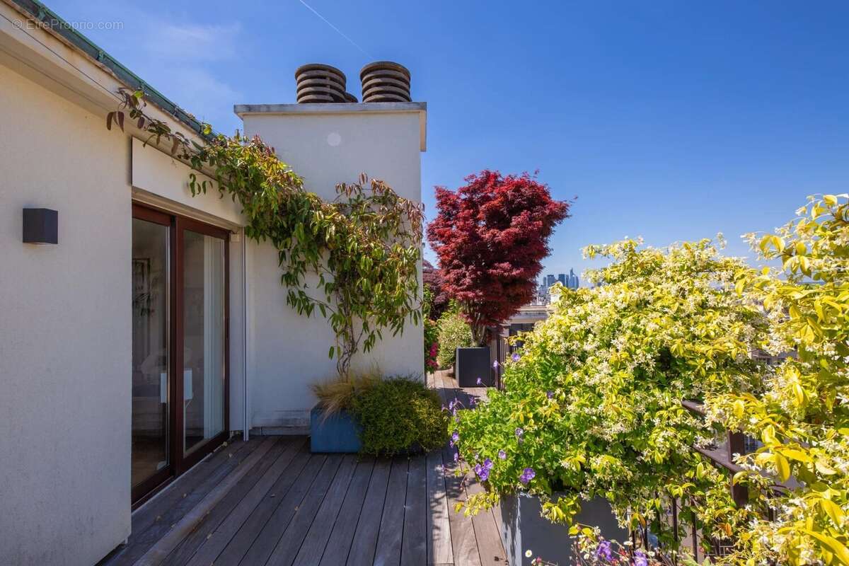 Appartement à PARIS-16E