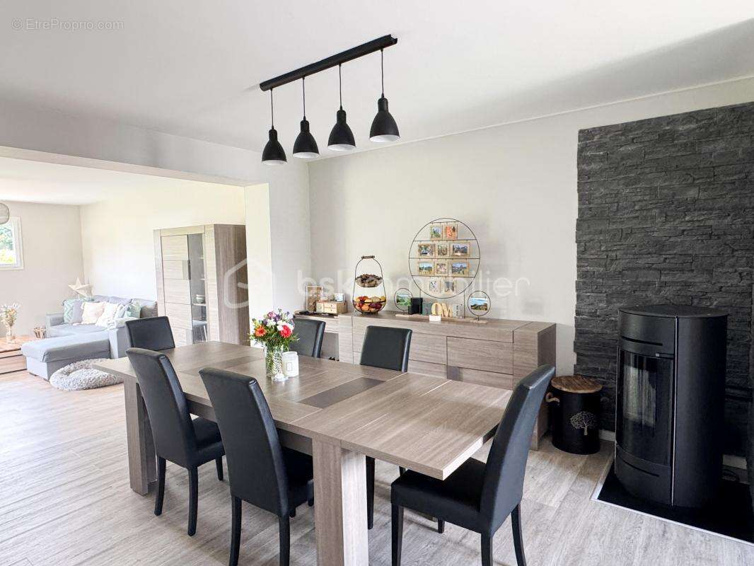 Maison à SAINT-PIERRE-LA-COUR