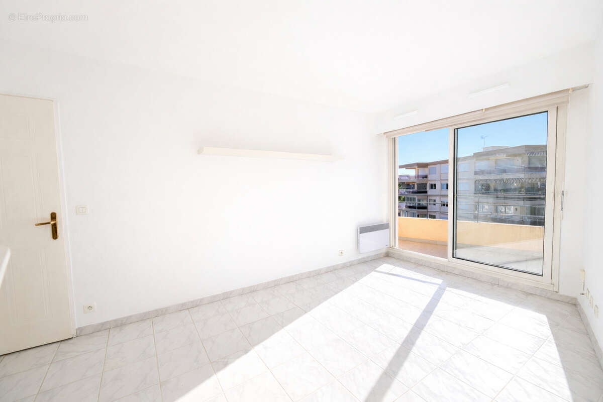 Appartement à MANDELIEU-LA-NAPOULE