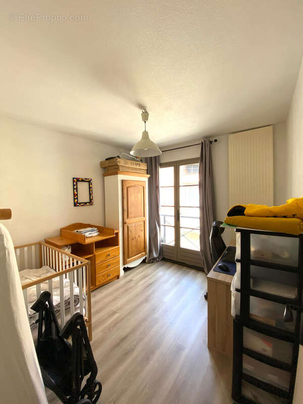 SOUS COMPROMIS : Centre-ville : T3 de 72 m2 avec terrasse et parking privatif - photo 8