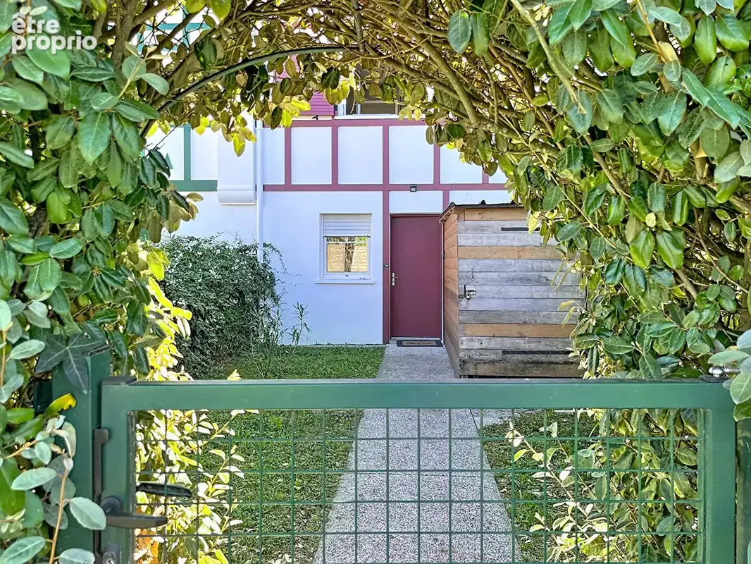 Appartement à URT