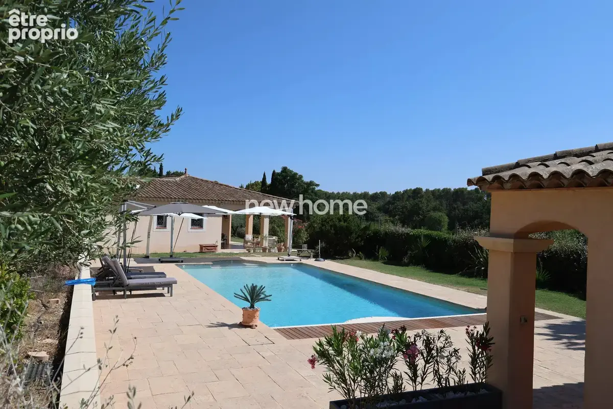 Villa de plain-pied et grande piscine - TBE - photo 4