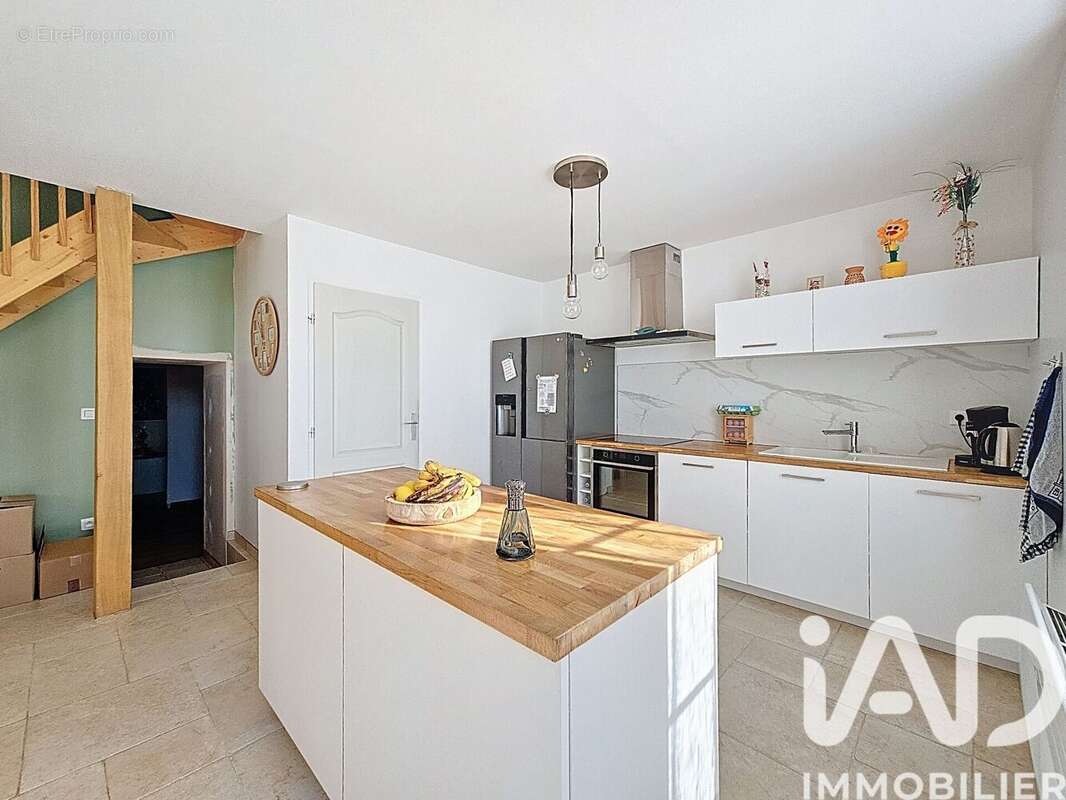 Maison 142 m² à Ambillou  - photo 4