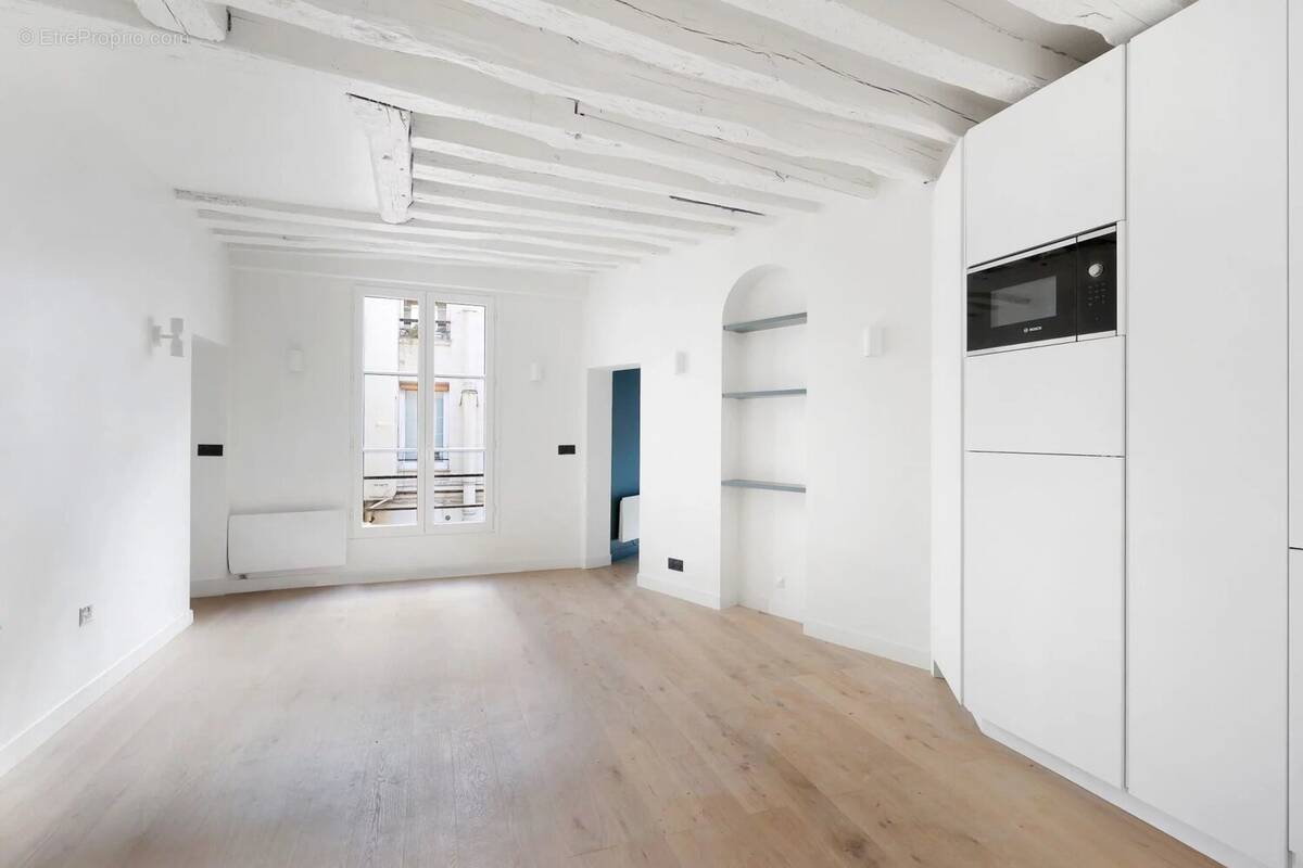 Appartement à PARIS-3E