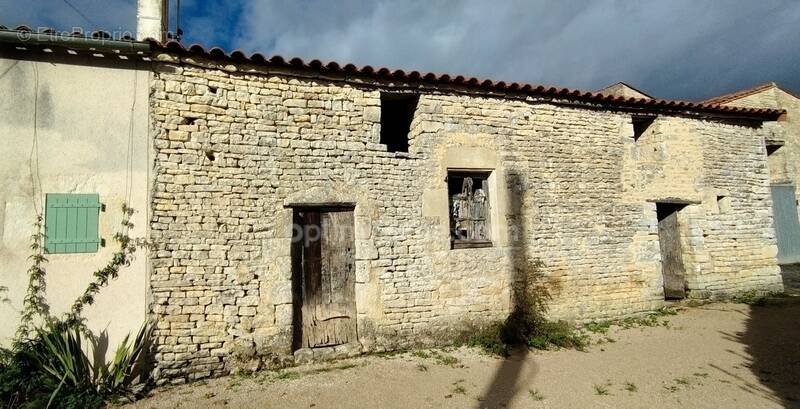 Maison à SAINT-FRAIGNE