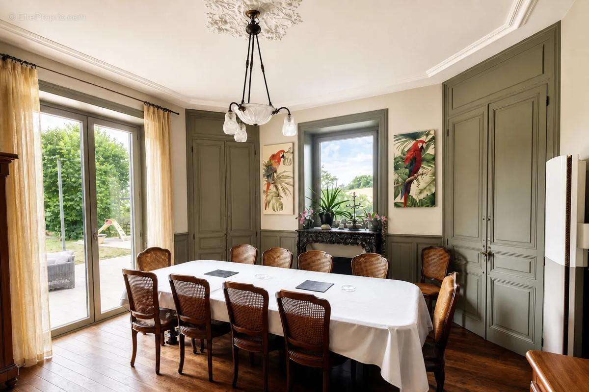 Maison de 7 pièces de 222 m² à Flavignac - photo 7