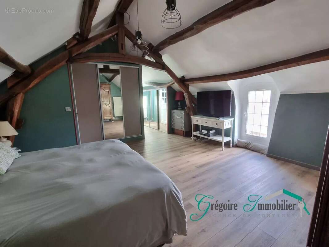 Maison à MONTIGNY-SUR-LOING