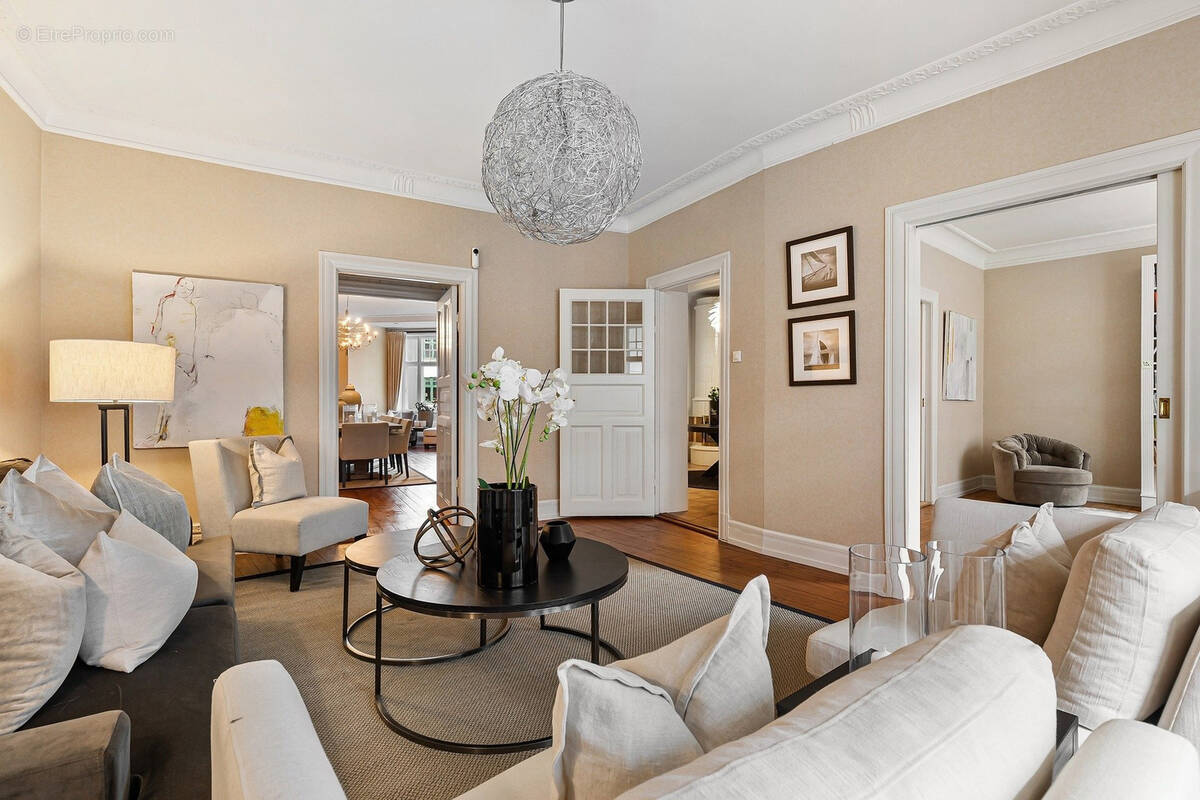 Appartement à LA GARENNE-COLOMBES