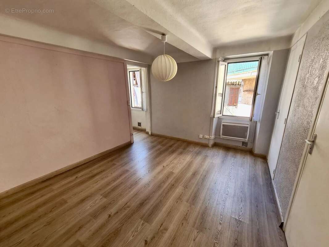 Appartement à VILLENEUVE-LOUBET