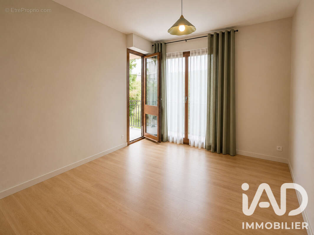 Appartement 68 m² à Fontenay-Le-Fleury  - photo 7