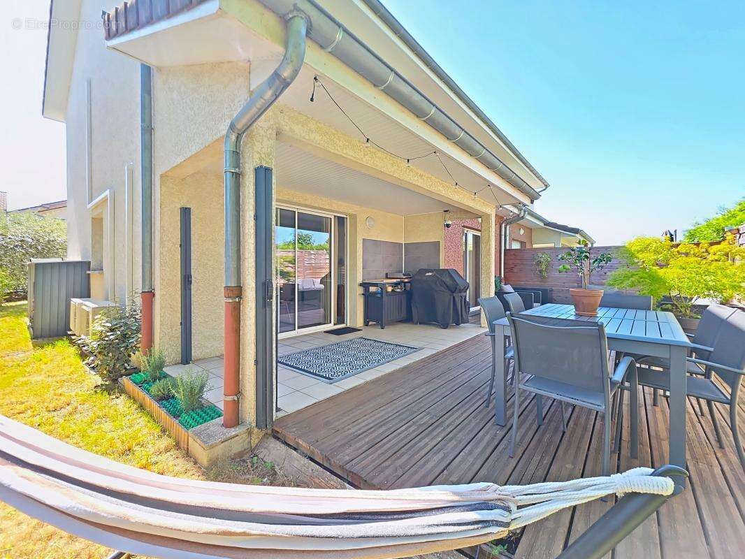 Maison - 4 Chambres - Buanderie - Cellier - Jardin - Terrasse - Garage - Place de stationnement - Proche toutes commodités - photo 12