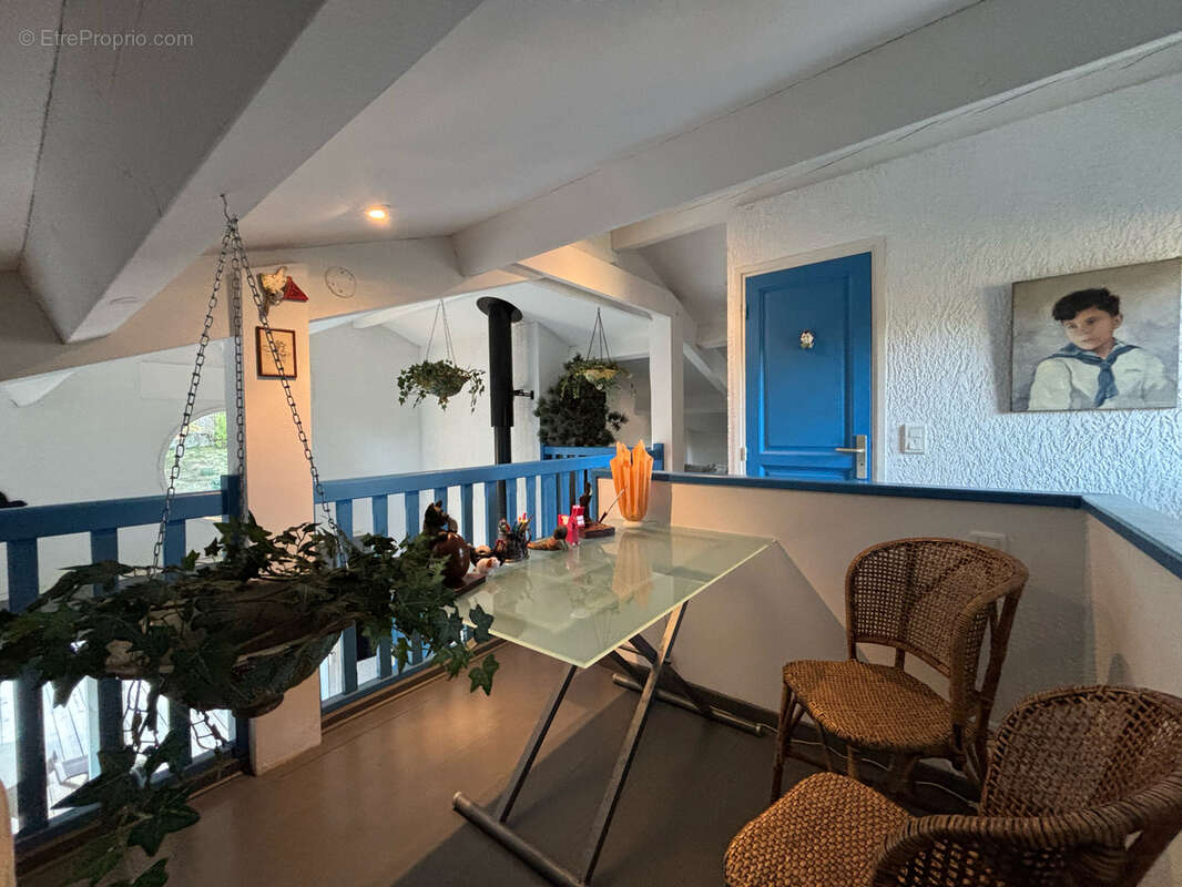 Villa d’architecte perchée dans les arbres avec piscine et vue panoramique - photo 16