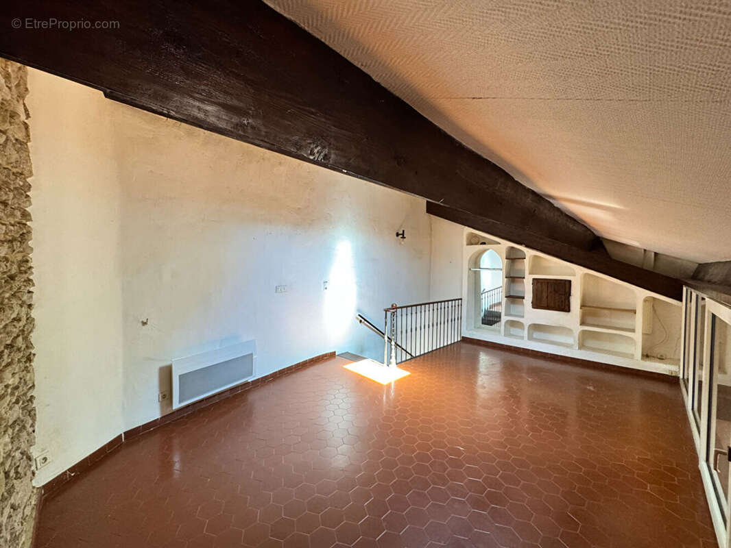 Appartement à L'ISLE-SUR-LA-SORGUE