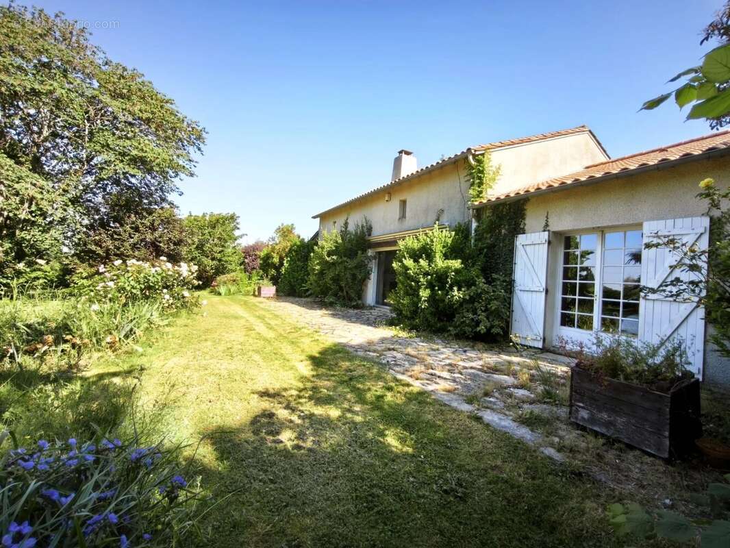 Maison à ROUILLE