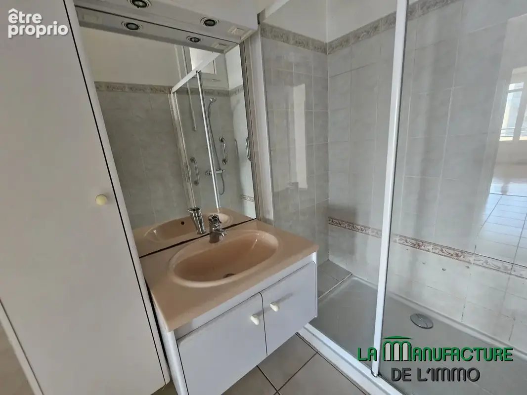 Saint etienne bergson cite du design - t4 au 7eme etage avec grand balcon - photo 14