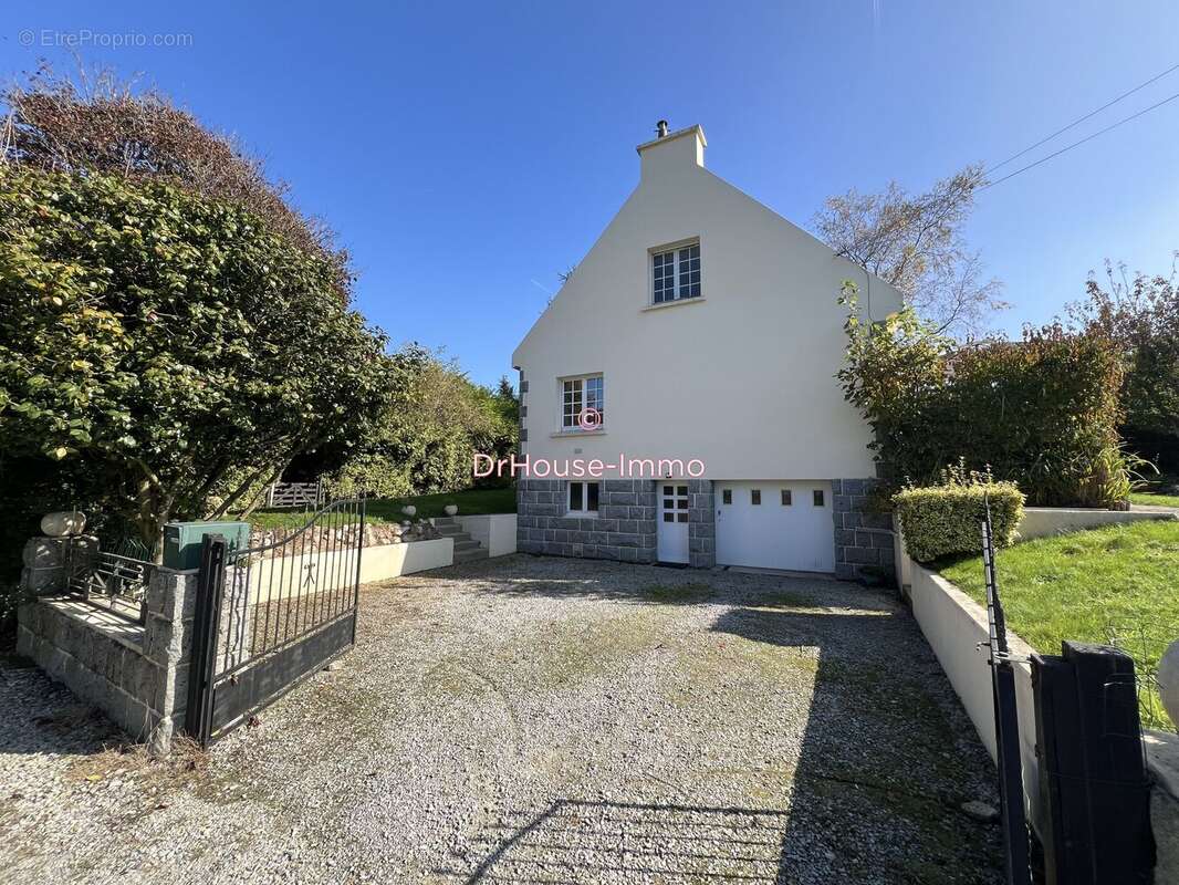 Maison à SEGLIEN