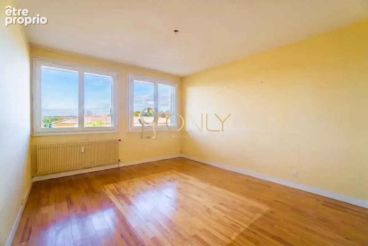 Jassans-Riottier - Appartement T3 à rénover - à vendre - photo 7