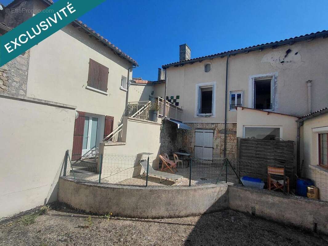 Appartement 335 m² à Mareuil  - photo 2