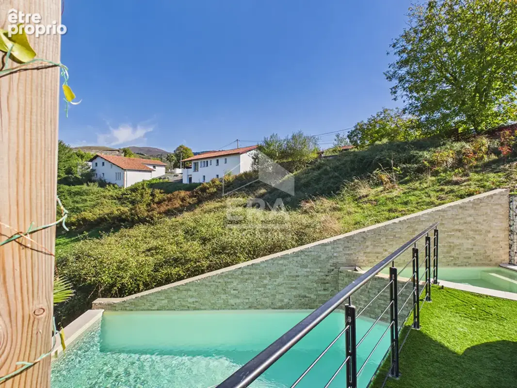 Cambo-Les-Bains - Vente Maison - grand sous-sol et piscine - photo 7