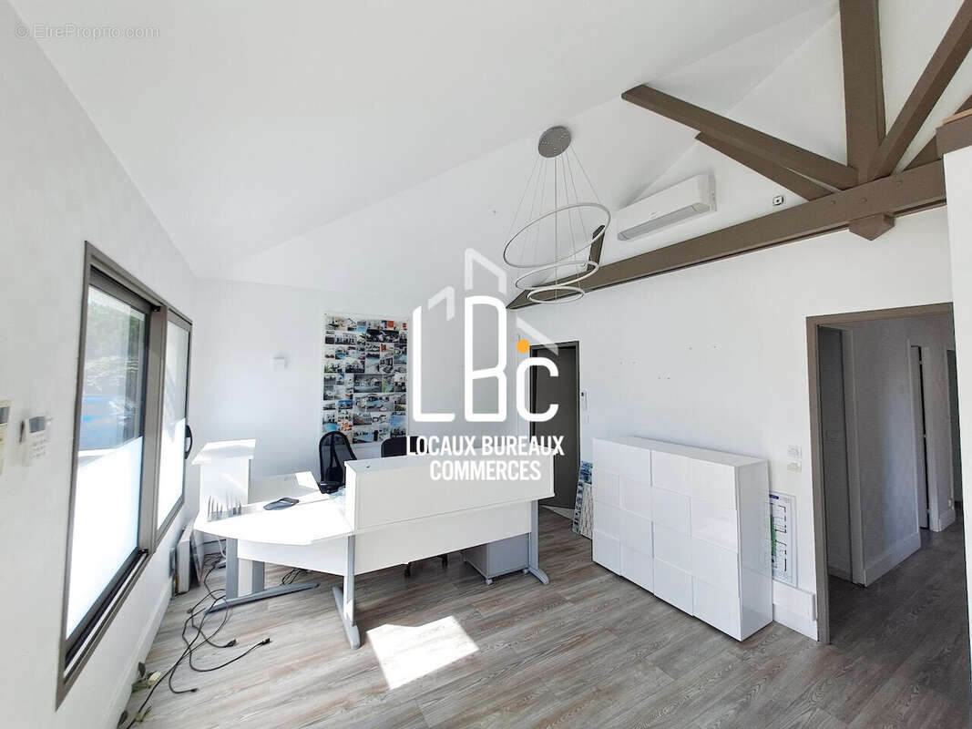 Commerce à BASSE-GOULAINE